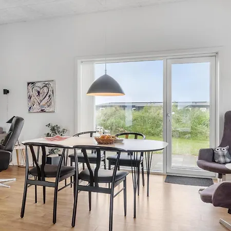 3 Bedroom Lovely In Nyaraló Ringkøbing
