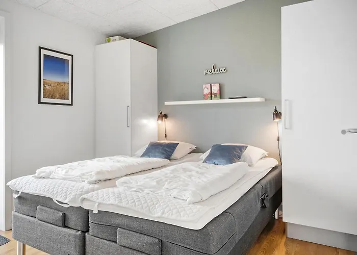 Сasa de vacaciones 3 Bedroom Lovely In *