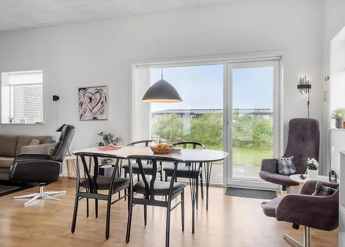 3 Bedroom Lovely In Сasa de vacaciones Ringkøbing